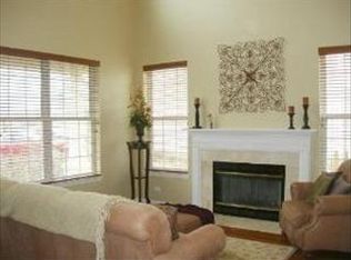 2624 McDuffee Cir, North Aurora, IL 60542