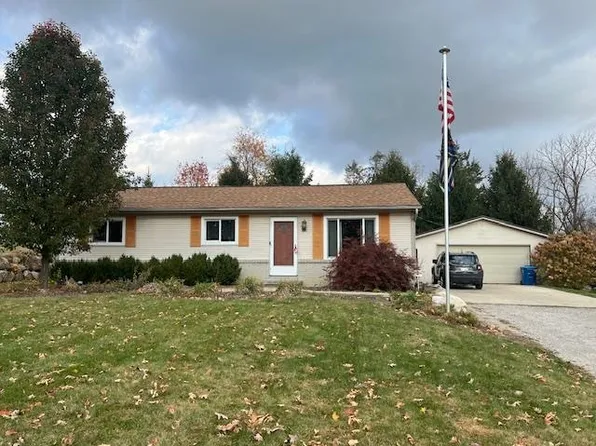 4470 Harp Dr, Linden, MI 48451