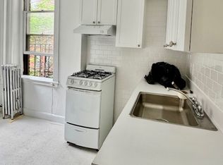 28 Grove St APT 7, Boston, MA 02114