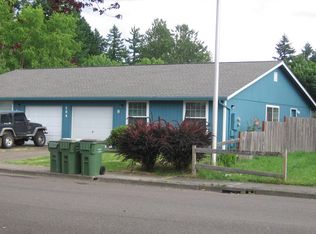 604 E 10th St APT B, Newberg, OR 97132