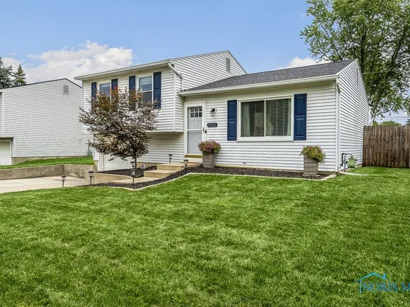 2455 Bedford Ln, Northwood, OH 43619