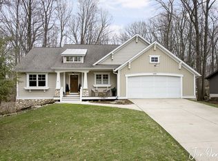 3359 Gaslight Ln, Saugatuck, MI