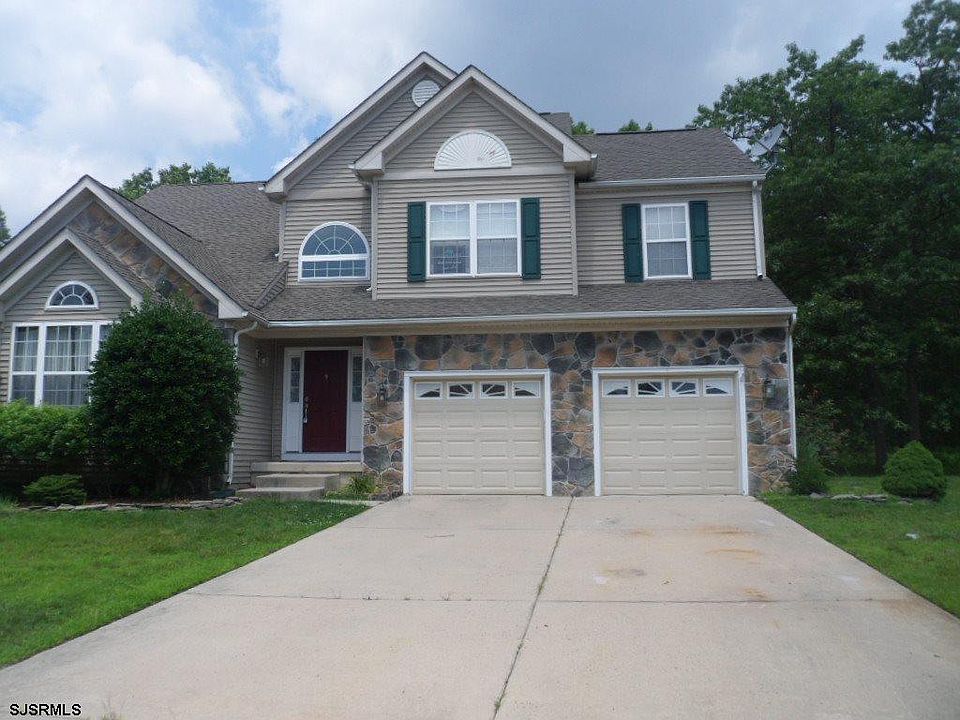 1st image of 114 Camelot Cir