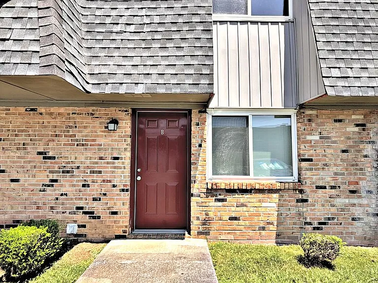 Avalon Cove Townhomes — Photo 10