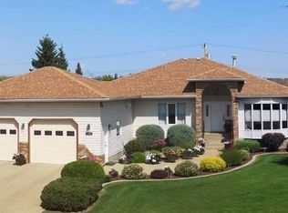 5116 53rd Ave, Mundare, AB T0B3H0