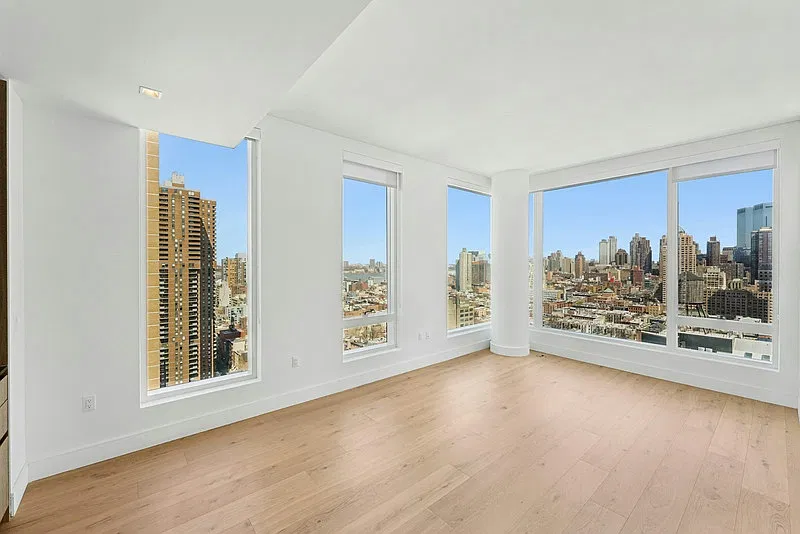 312 West 43rd Street — Photo 1
