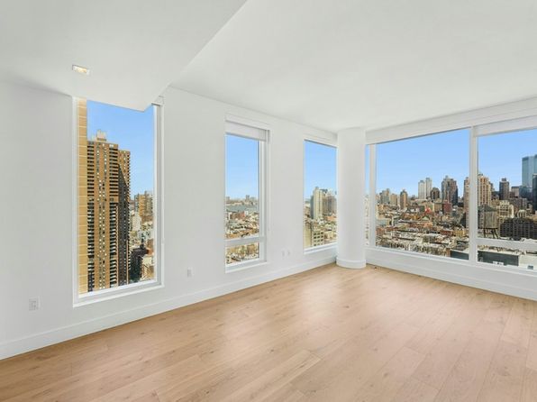 312 W 43rd St #24G