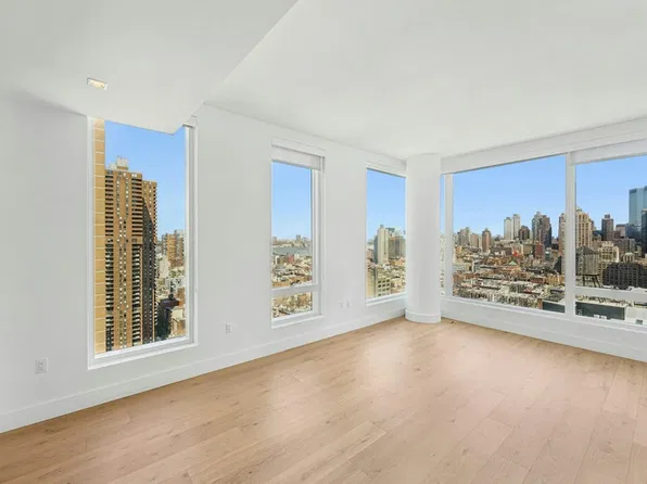 312 W 43rd St #24G, New York, NY 10036