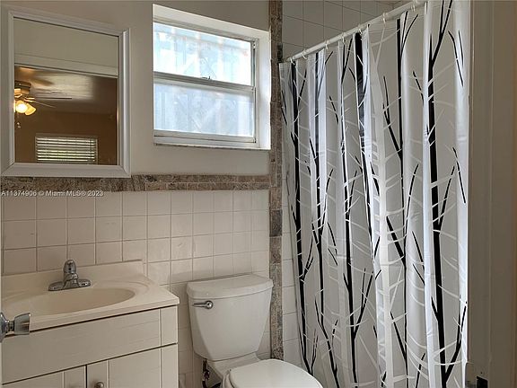 5th image of 1958 NE 176th St #0