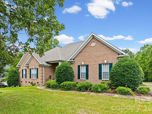 4th image of 8809 Nellie Ln