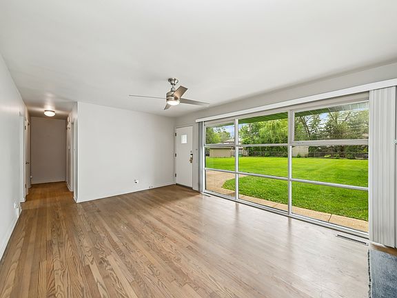4th image of 23W577 Turner Ave