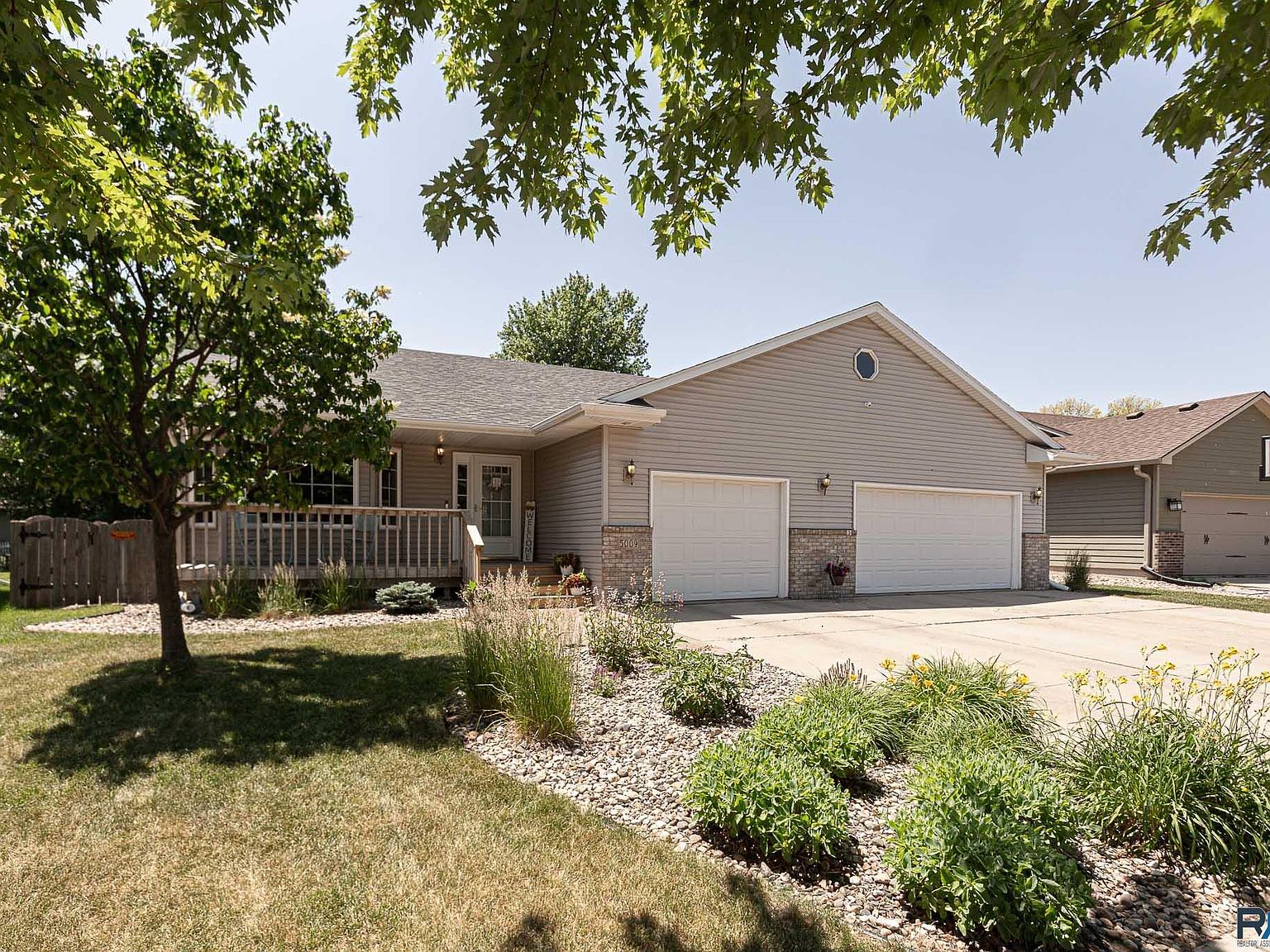 5009 E 4th St, Sioux Falls, SD 57110 | Zillow