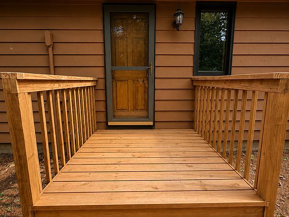 4th image of 50573 Evergreen Point Rd