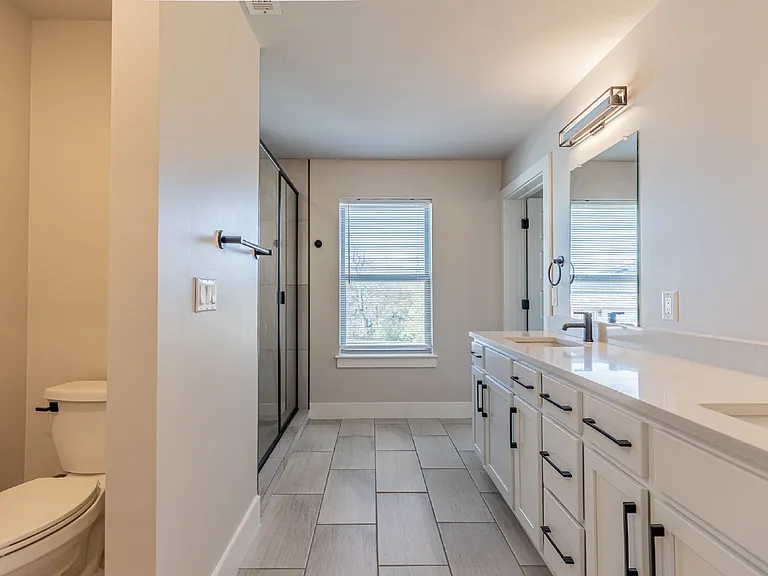 130 Rose Ln #202 — Photo 36