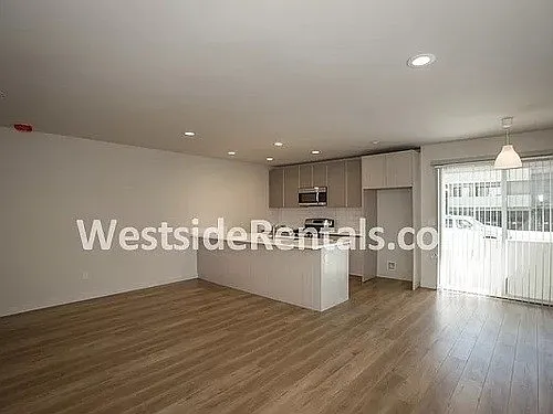 3449 Keystone Ave #4