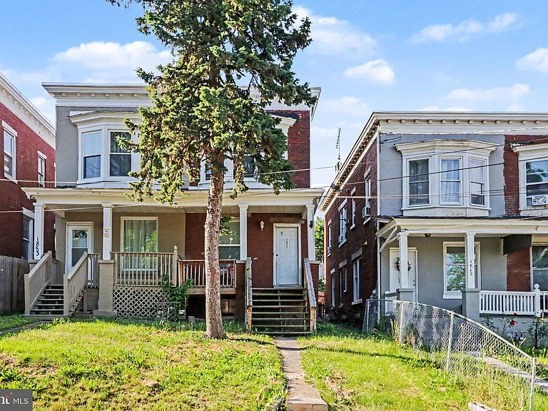 1851 Spencer St — Photo 1