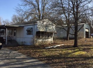 21191 Evans Rd, Tonganoxie, KS 66086