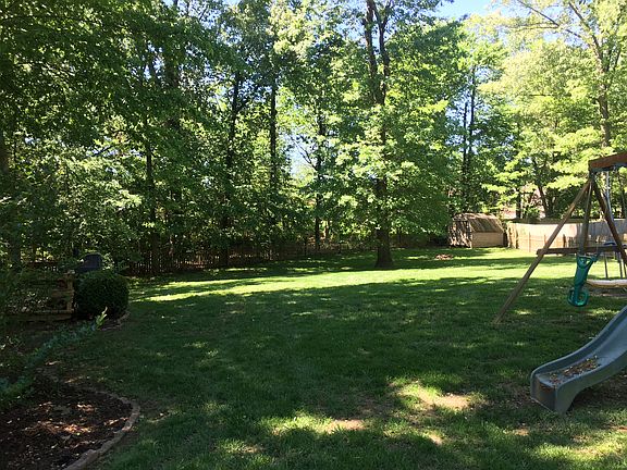 4th image of 115 S Brookview Dr