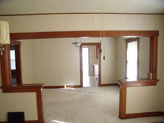 3rd image of 1272 SW Macvicar Ave