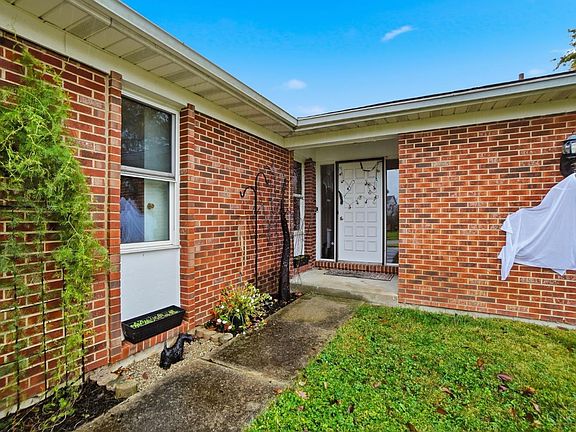 3rd image of 10591 Wellingwood Ct