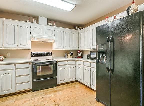 3rd image of 1102 Murry Dr N