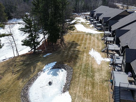 3rd image of 1106 W River Rd