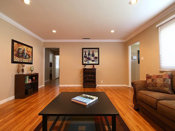 3rd image of 8837 Kittyhawk Ave
