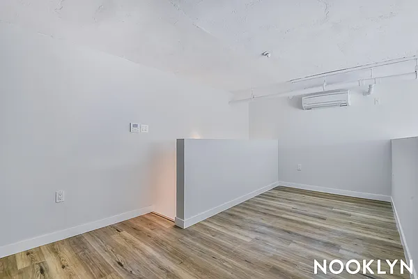 Rented by Nooklyn NYC LLC | media 49