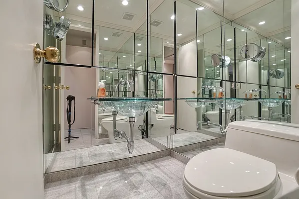 Rented by Bond New York | media 60