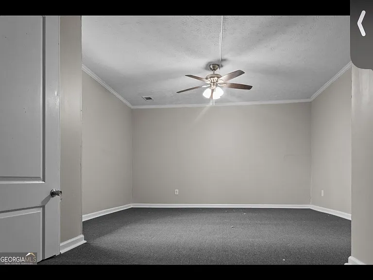 3219 University Ave #9 — Photo 4