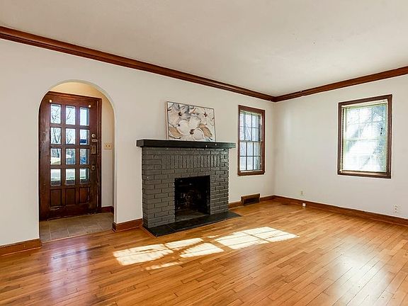 3rd image of 6804 Laurel Ave