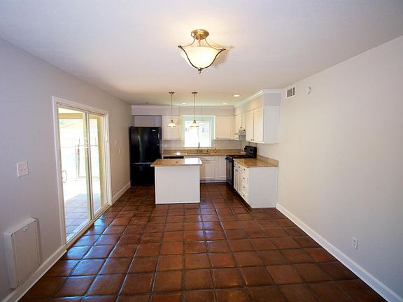 5th image of 6223 S Los Feliz Dr