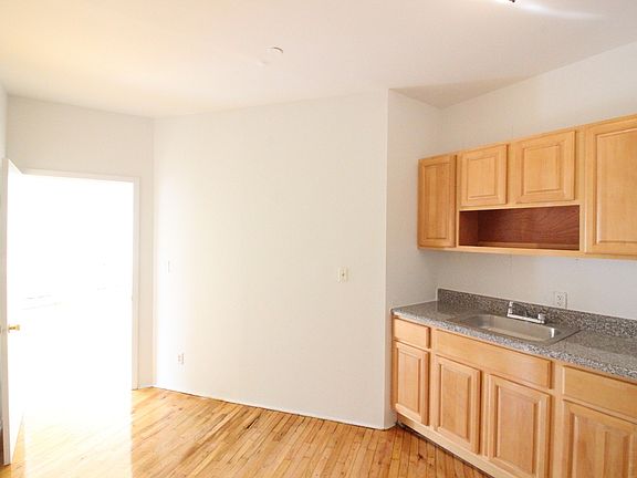4th image of 673 Meeker Ave APT 1B