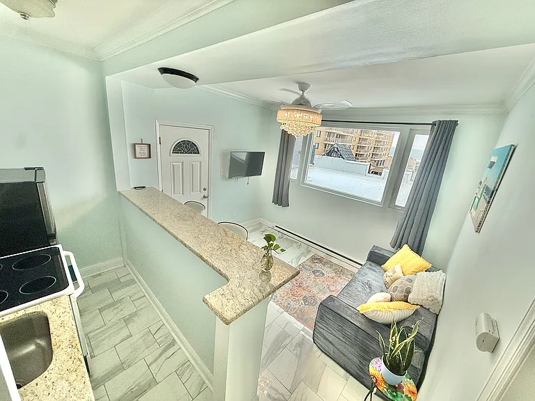 5003 Atlantic Ave #7 — Photo 4