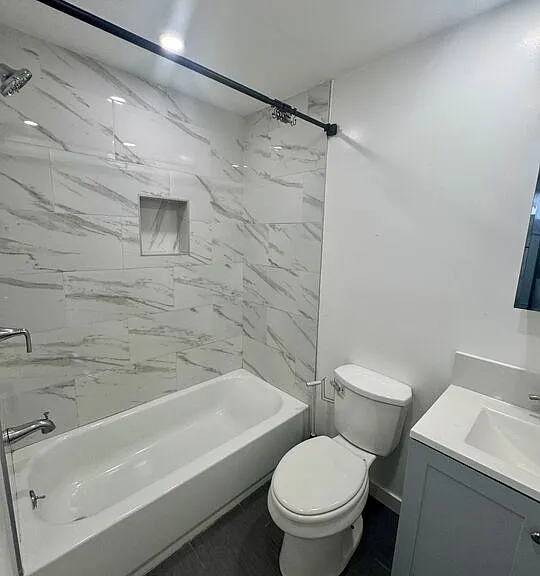 2911 W Florence Ave — Photo 14
