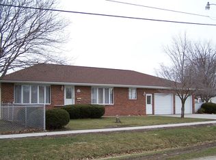117 N Henderson St, Virden, IL 62690