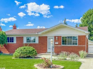 13765 Iowa Dr, Warren, MI 48088