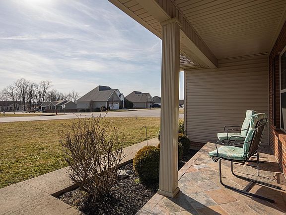 4th image of 500 Lucombe Cir