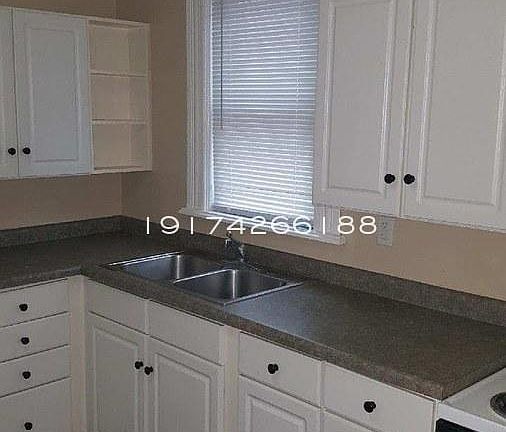 3rd image of 800 W Charles St #2