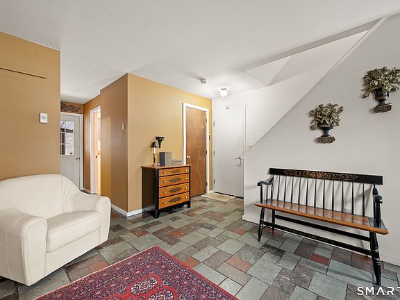 4th image of 16 Crosswinds Lane