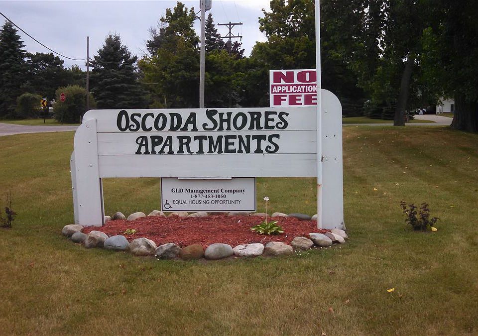 Oscoda Shores Sign