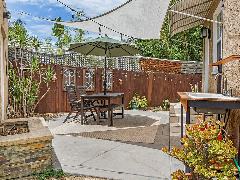 4740 W Mountain View Dr — Photo 30