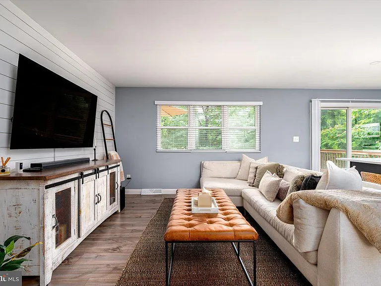 1005 Magothy Park Ln — Photo 18