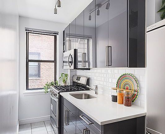 5th image of 160 W 85th St APT 3F