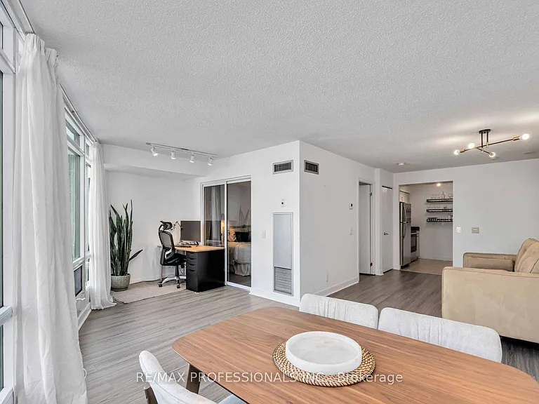 361 Front St W #802 — Photo 2