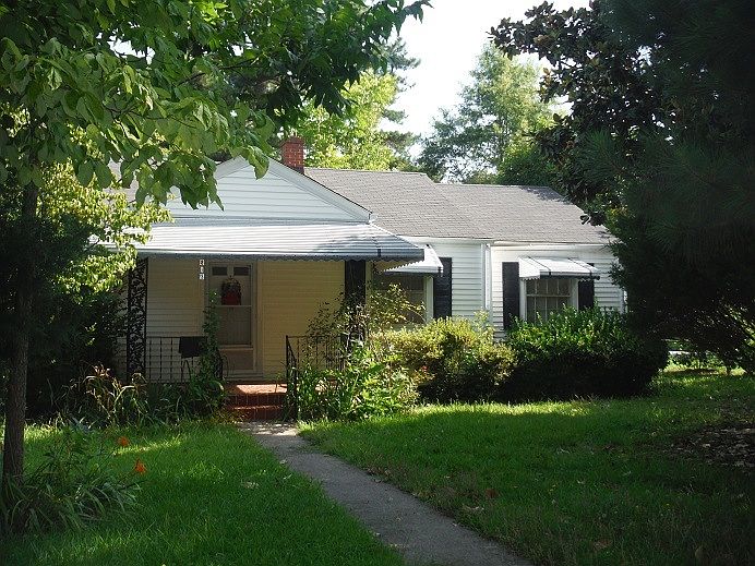 1st image of 213 Pine St