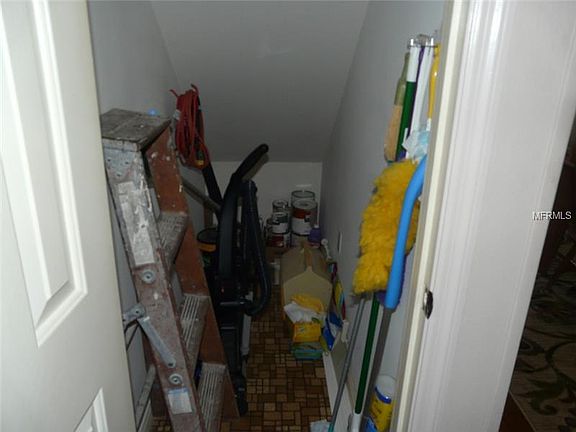 5th image of 760 Village Cir APT 212