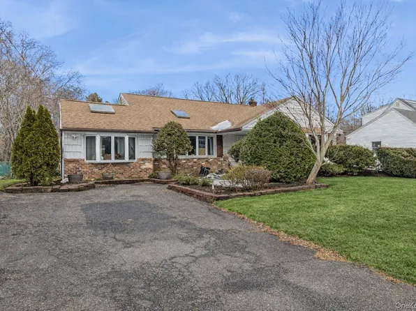 15 Walnut Street, Centereach, NY 11720