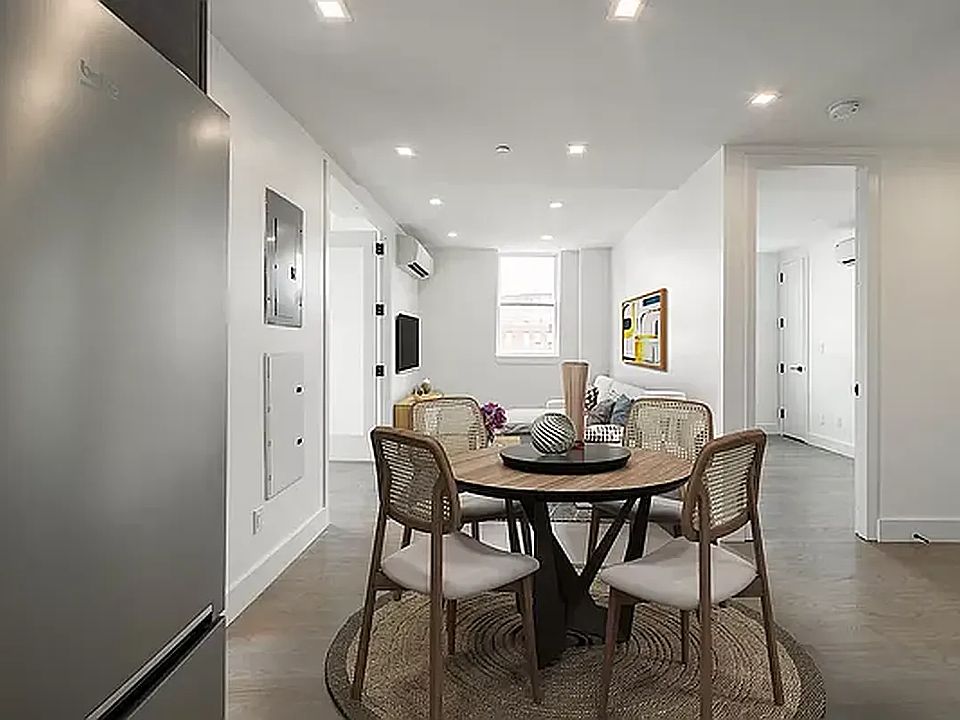 1st image of 2909 Albemarle Rd #4A