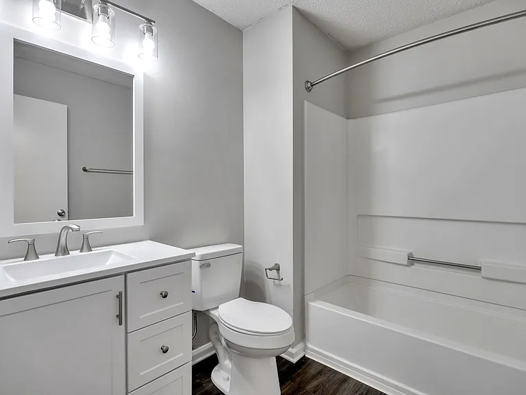 Lakeview Oaks Townhomes — Photo 18